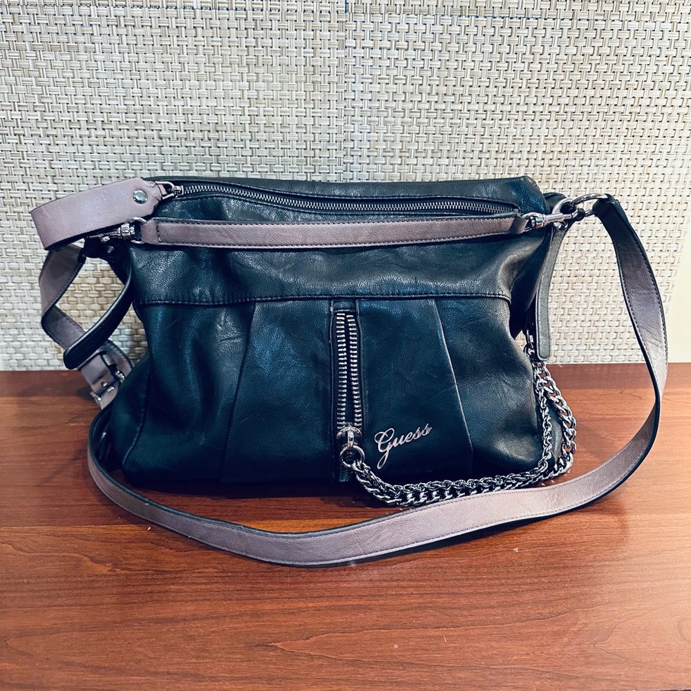 🌟HP🌟2015 GUESS Rockabilly Large Black Faux Leather Fold-over Biker Style Bag